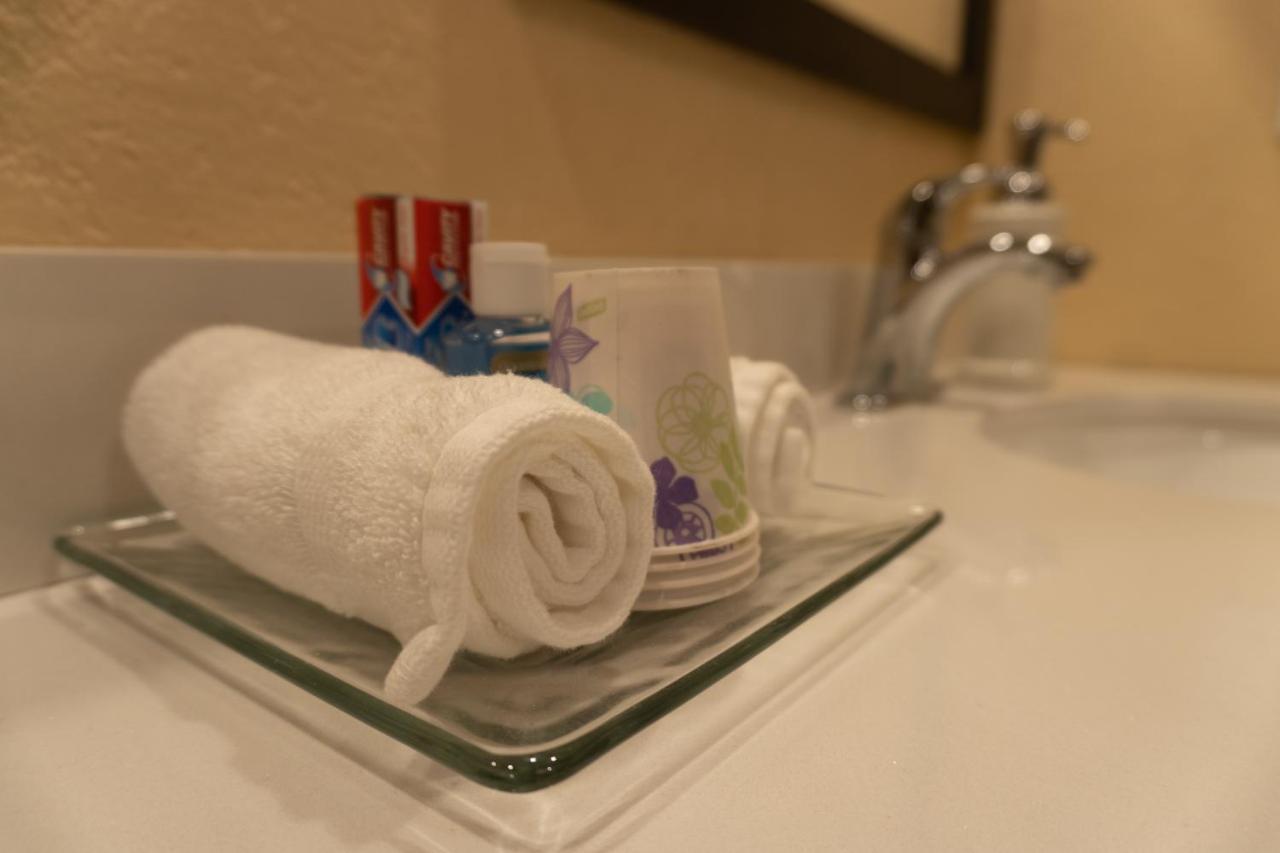 Trinity Escapes - Two Bedroom Two Bathroom Full Apartment Near Airport Anchorage Eksteriør bilde