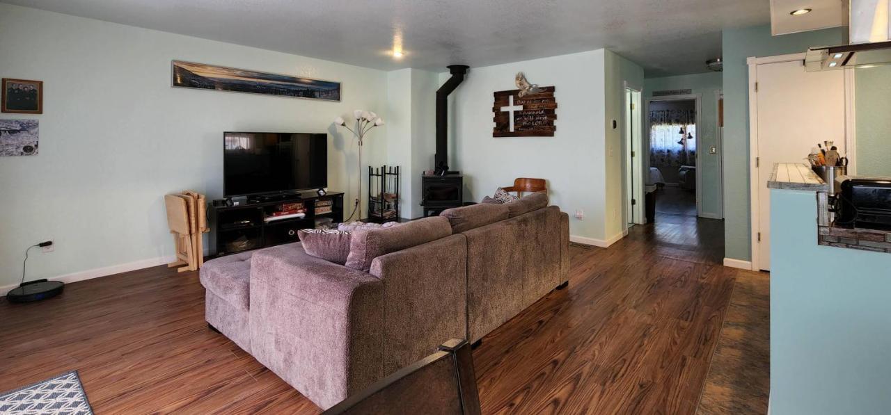 Trinity Escapes - Two Bedroom Two Bathroom Full Apartment Near Airport Anchorage Eksteriør bilde
